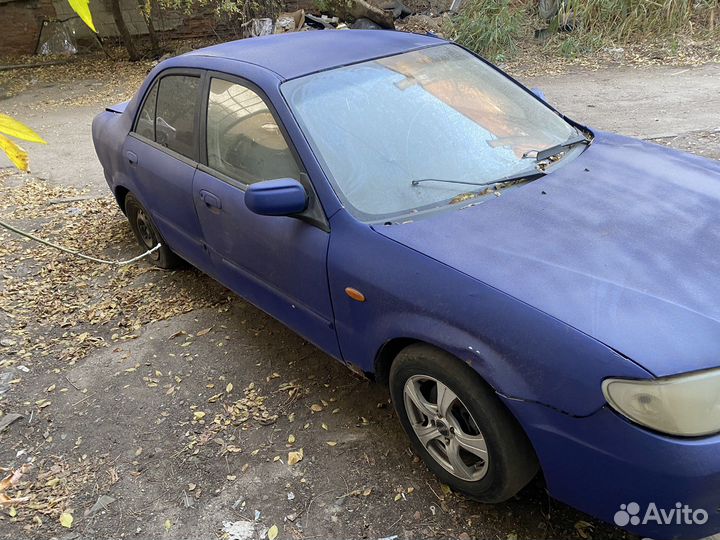 В полном разборе Mazda 323 / Familia