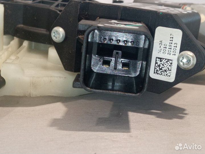 Стеклоподъемник задний левый Geely Atlas JLD-4G24