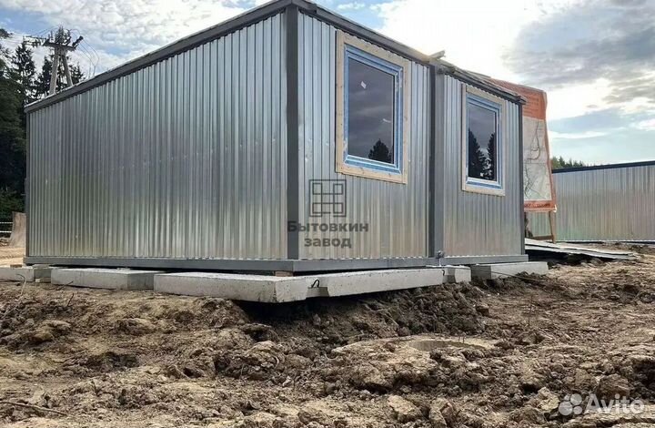 Блок-контейнер с душем и туалетом