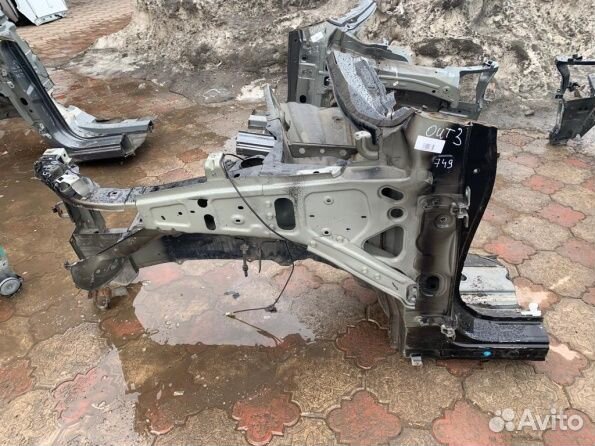 Четверть передняя левая Митсубиси Аутлендер 3 GF