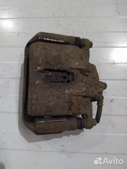 Суппорт тормозной передний Honda Cr-V внедорожник