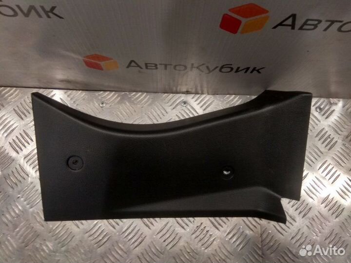 Обшивка багажника задняя правая Mitsubishi Lancer