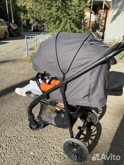 Коляска прогулочная
