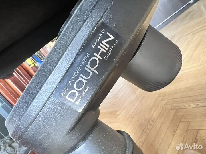 Офисное кресло