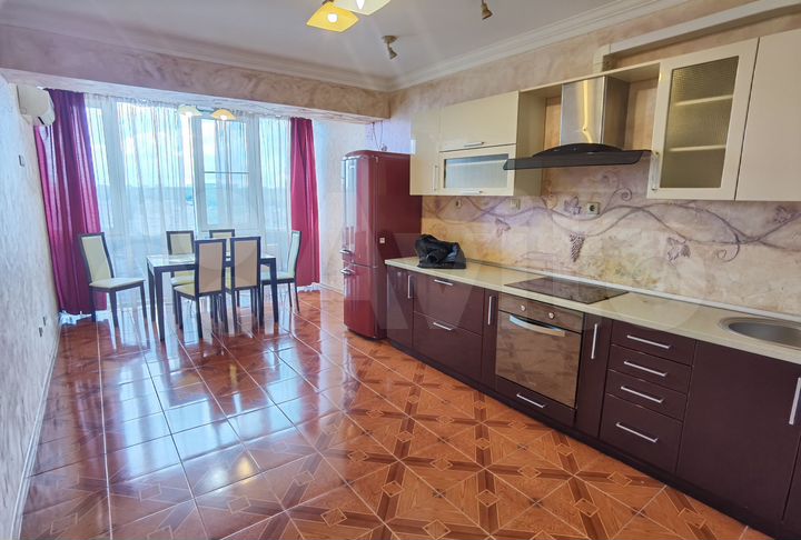 2-к. квартира, 90 м², 16/19 эт.