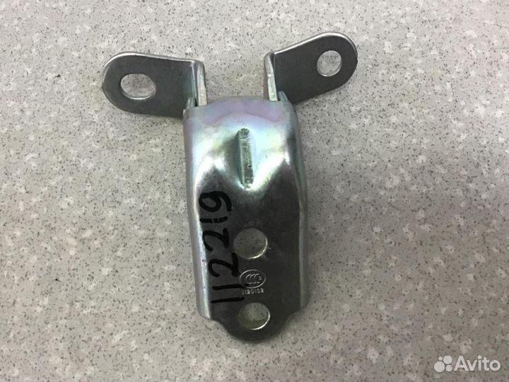 Петля двери задней правой нижняя Hyundai Solaris 2