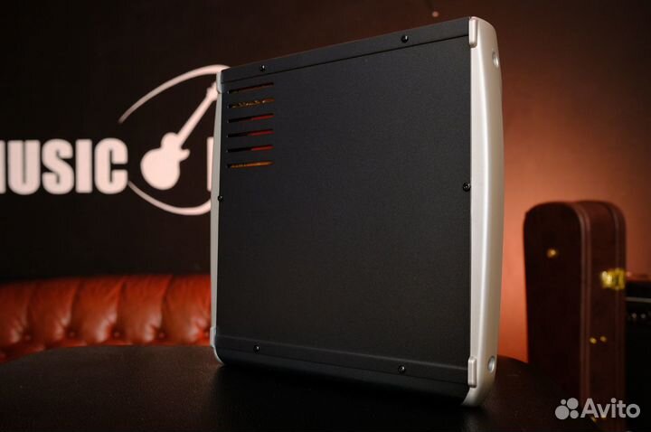 Микшерный пульт Behringer + Аксессуары