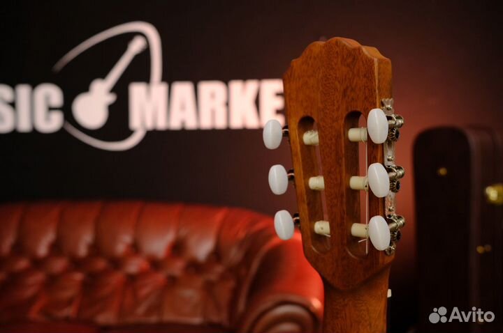 Классическая гитара Alhambra (Комплект)