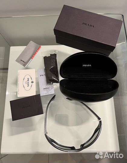 Солнцезащитные очки Prada оригинал новые