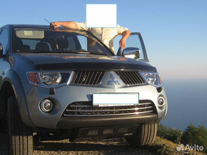 Хромированная решётка Mitsubishi L200,Pajero sport