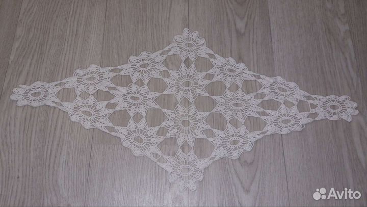 Салфетка, вязаная крючком. 63х31,5 см