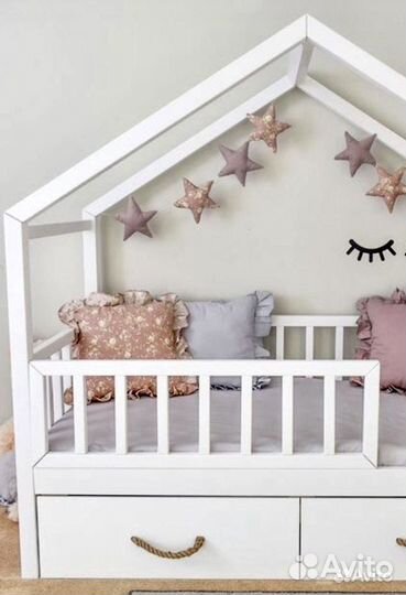 Кровать домик детская новая из массива дерева