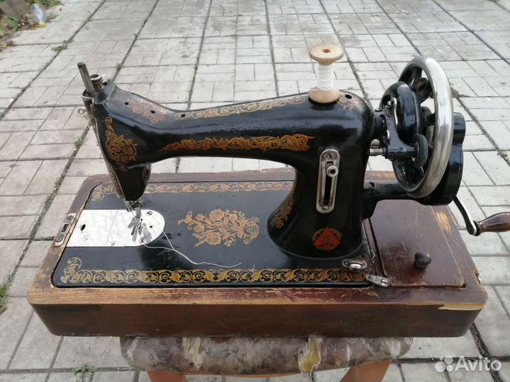 Швейная машина Подольск ручная