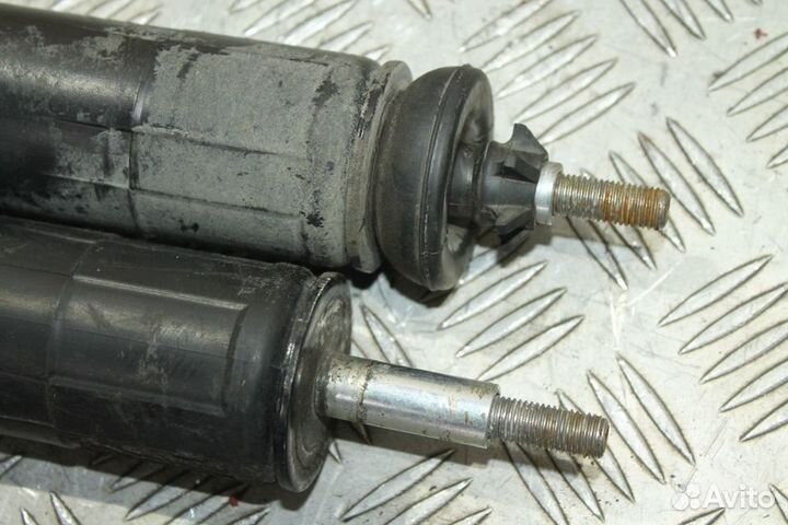 Амортизаторы задние комплект Honda Civic 1 FD 4D