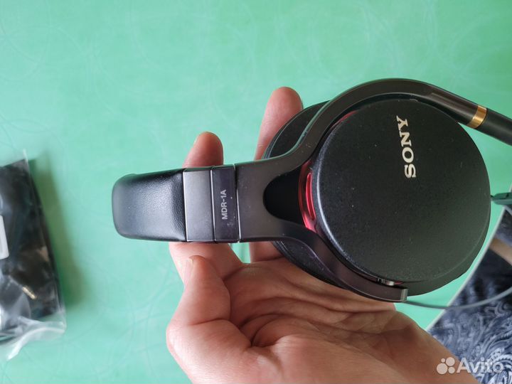 Наушники Sony MDR-1A