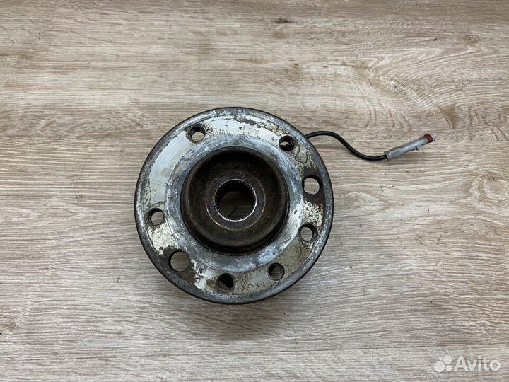 Ступица передняя Opel Zafira B