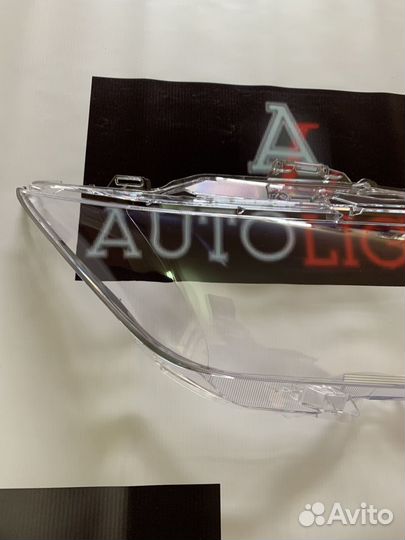 Стекло фары Toyota Camry V55 2014-2018 правое