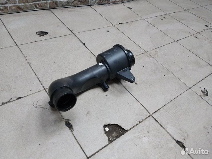 Патрубок воздушного фильтра Land Rover Discovery