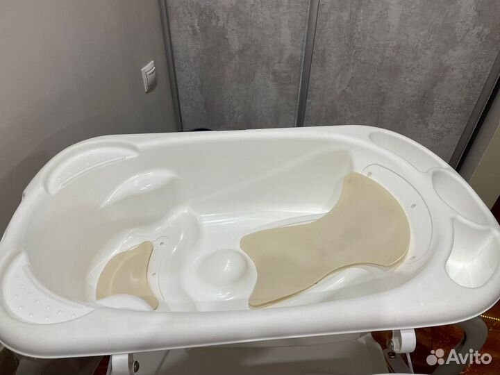 Пеленальный столик с ванночкой cam