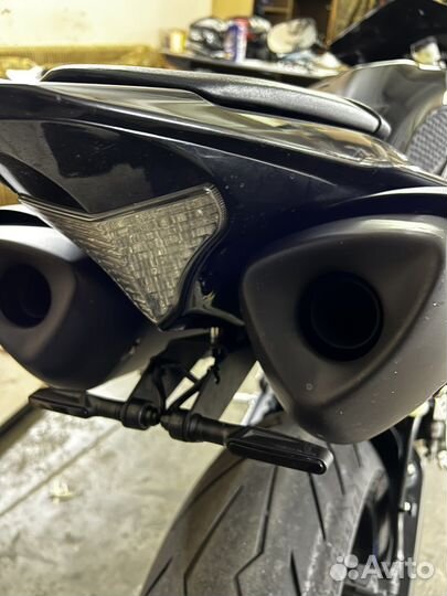 Yamaha R1 (выхлоп не сток)