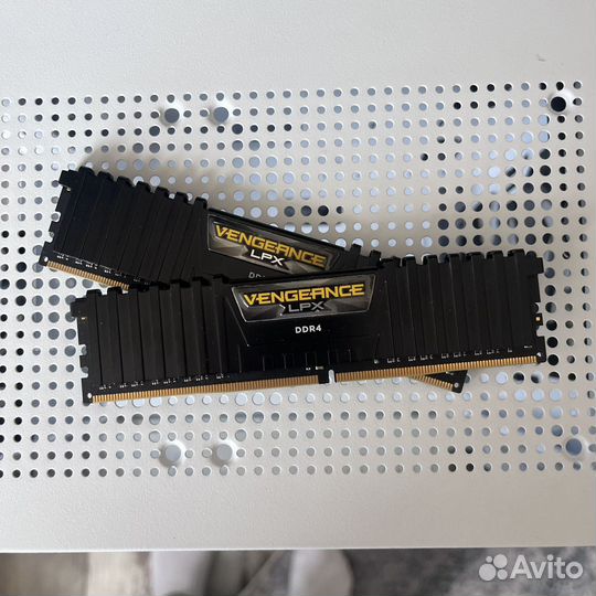 Оперативная память ddr4 16gb corsair