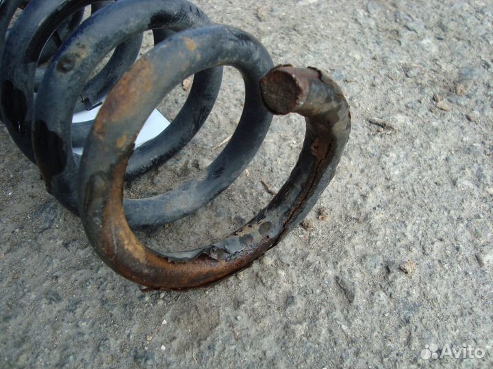 Пружина задняя C208 M111 A2083240004