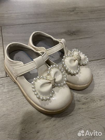 Продам туфли на девочку
