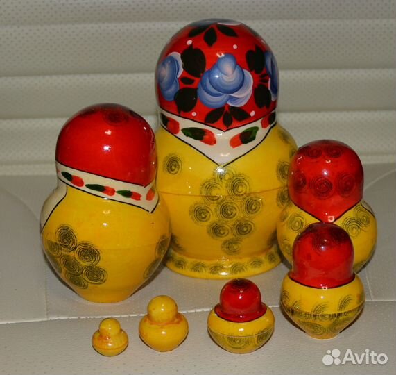 Матрёшка «Пышечки», красный платок 10 кукольная*