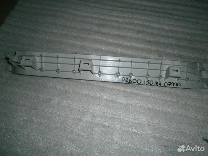 Накладка двери багажника Toyota Prado 150 Обшивка