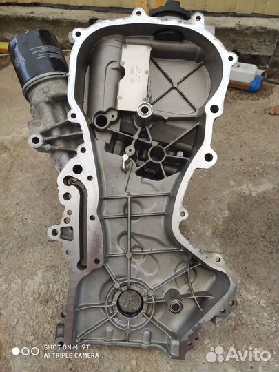 Передняя крышка двигателя Volkswagen polo 15 г