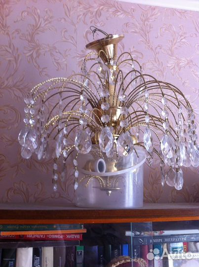 Светильники, бра и люстры потолочные