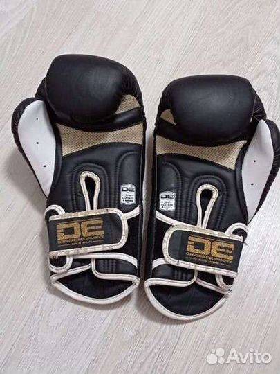 Боксерские перчатки (тайский бокс)