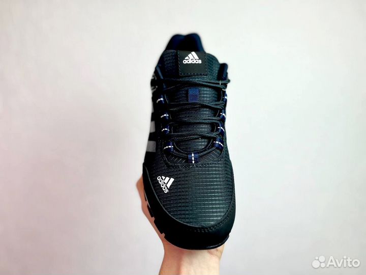 Кроссовки Adidas комфортные