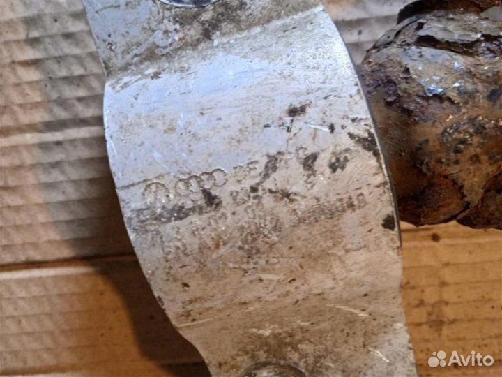 Рычаг передний правый Vw Golf V