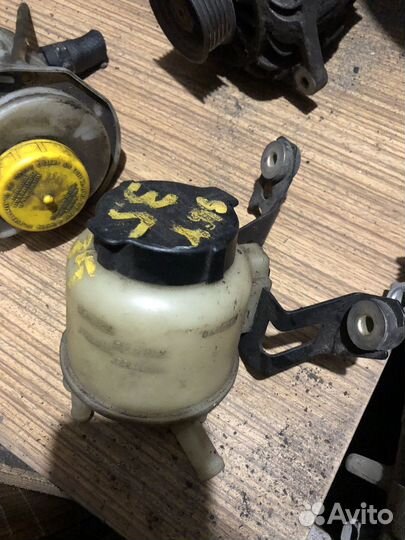 Бачок гур nissan skyline v35