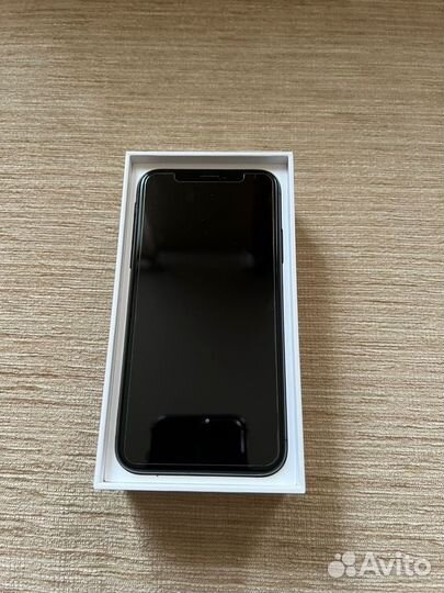 iPhone X, 256 ГБ