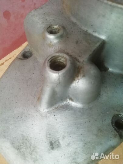 Крышка правая V-50M мопед Карпаты (есть дефект)