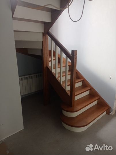 Деревянные лестницы для загородного дома на 2этаж