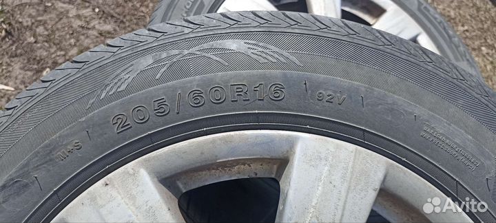 DoubleStar Maximum DH01 205/60 R16 92V
