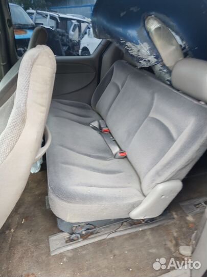 Салон Dodge Caravan 4 2003