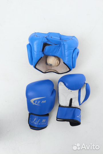 Боксерский набор: перчатки, бинты и шлем