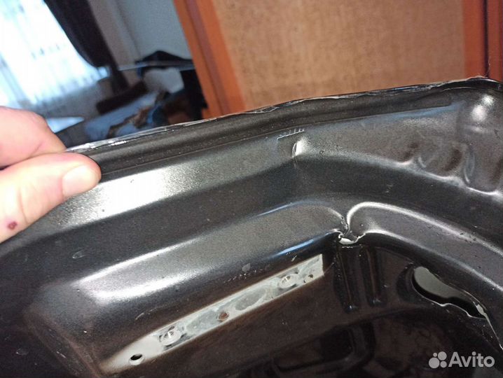 Крышка багажника на Kia Rio 3 без личинки под ключ