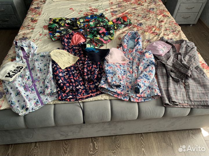 Ветровки,куртки, плащи с шапками пакетом