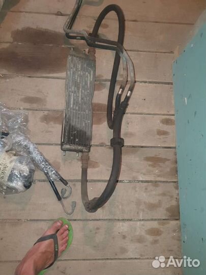 Масляный радиатор трубки на мерседес 140