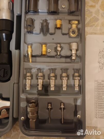 Набор инструментов для авто в чемодане