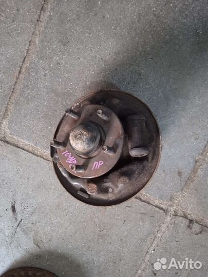 Поворотный кулак задний правый Ford Taurus 1 Форд