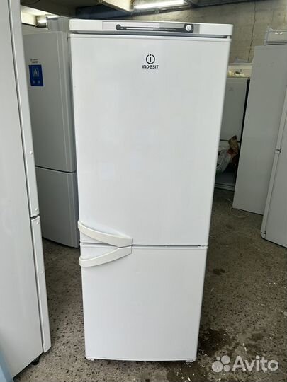 Двухкамерный Indesit (167см)