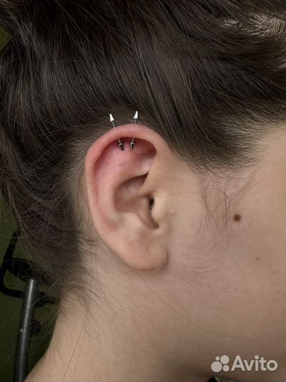 Мастер пирсинга