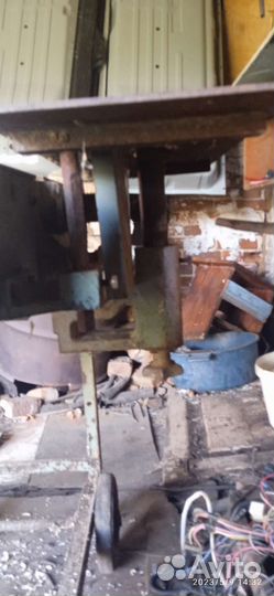 Дерево обрабатывающий станок