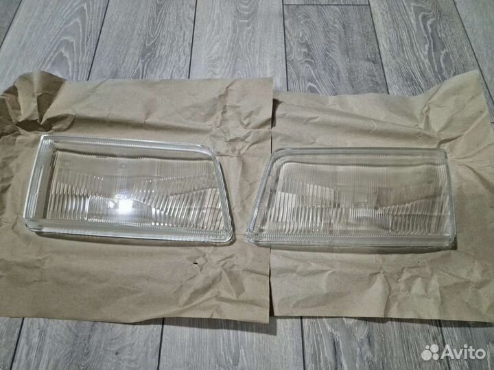 Стекла передних фар Audi 100 C4 (45) Новые